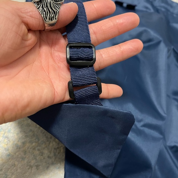 Brand New Unisex Size Large Skechers Foldable Backpack In Dark Navy 20” X 17” - Picture 6 of 9